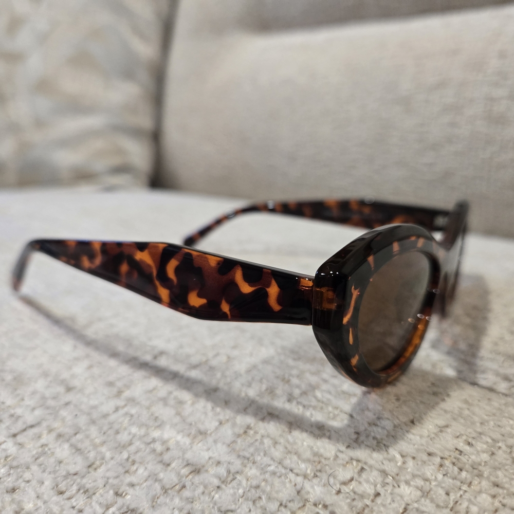 Tortoise Shell Cat Eye Sunglasses - Picture 2 of 7